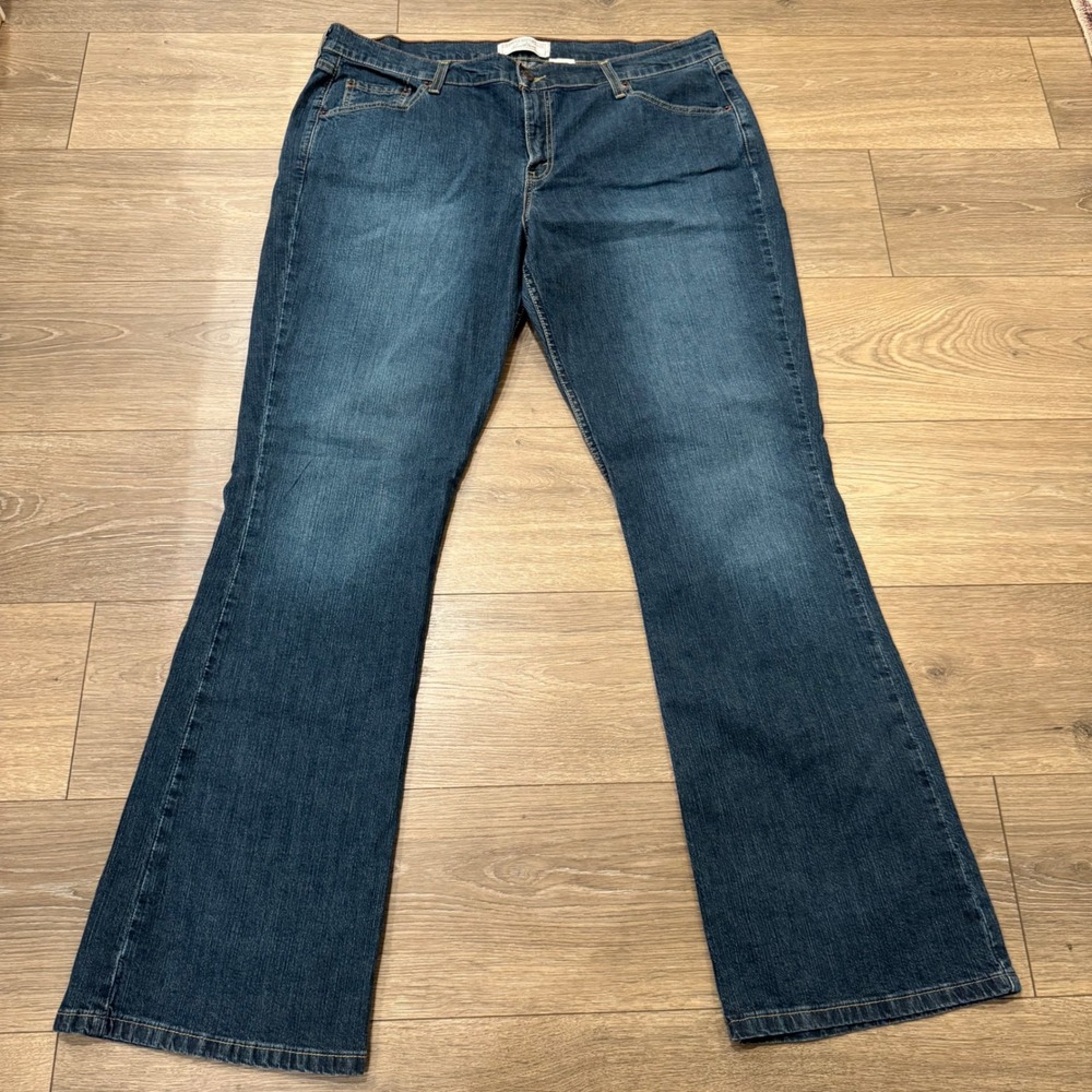 Levi Strauss Signature Womens 18 Long Stretch Bootcut Jeans Medium Wash Blue
